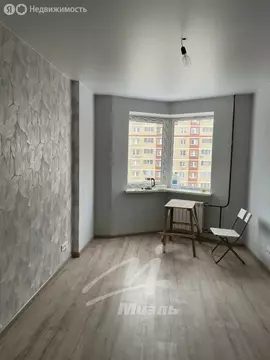 2-комнатная квартира: посёлок городского типа Свердловский, Молодёжная ...