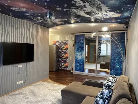 2-к кв. Санкт-Петербург ул. Шелгунова, 7к1 (70.0 м)