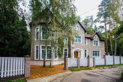 Дом в Московская область, Одинцовский городской округ, с. Иславское  ...