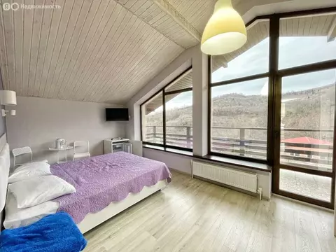 Дом в Лазурное, улица Головкинского (270 м)