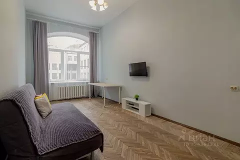 1-к кв. Санкт-Петербург 9-я Васильевского острова линия, 42 (37.4 м)