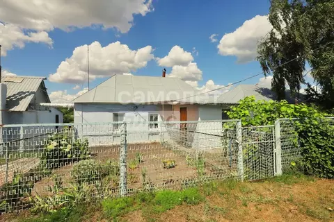 Дом в Липецкая область, Грязинский район, Карамышевский сельсовет, с. ...