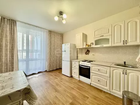 1-к кв. Тюменская область, Тюмень ул. Александра Протозанова, 18к1 ...