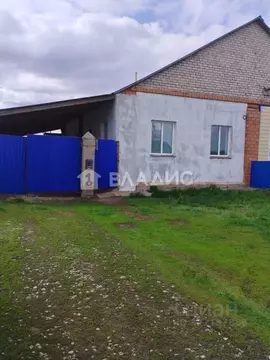 Дом в Башкортостан, Стерлитамакский район, с. Айгулево ул. ...