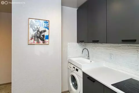 1-комнатная квартира: Тюмень, улица Республики, 212 (18 м)