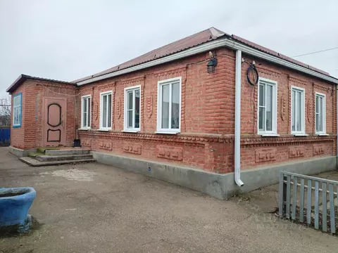 Дом в Краснодарский край, Новокубанский район, Советская ст-ца ул. ...