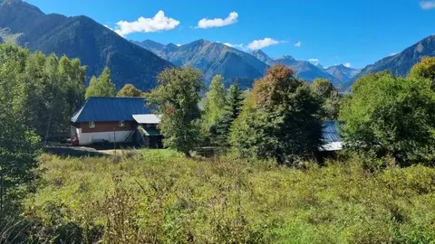 Дом в Карачаево-Черкесия, Зеленчукский район, с. Архыз 1 (1769 м)