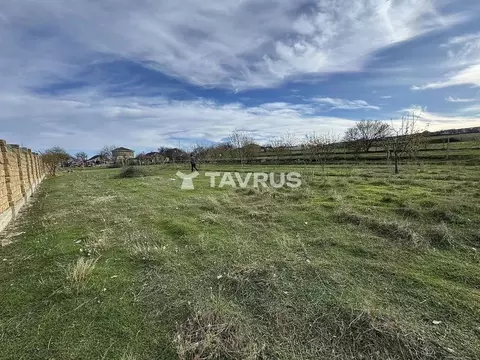 Участок в Крым, Симферопольский район, Чистенское с/пос, с. Левадки  ...