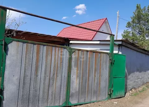 Дом в Оренбургская область, Оренбургский район, Нежинский сельсовет, ...