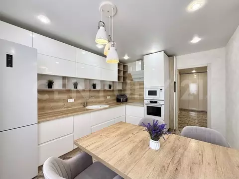 2-к кв. Чувашия, Чебоксары просп. Чебоксарский, 33к1 (67.18 м)