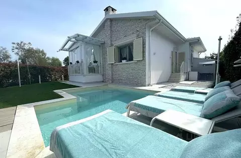 Дом в Краснодарский край, Сочи Курортный просп., 102Ак1 (187 м)