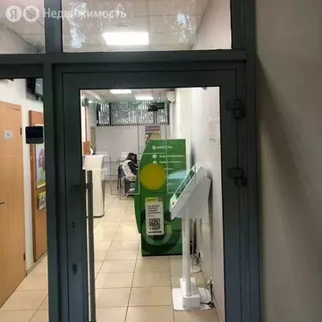 Торговая площадь (81.9 м)