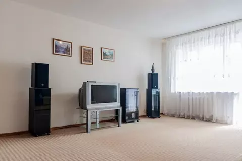 3-к кв. Вологодская область, Череповец Октябрьский просп., 49 (102.8 ...