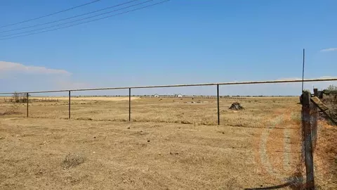 Участок в Крым, Черноморский район, Далековское с/пос, с. Северное ул. ...