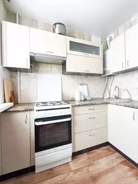 3-к кв. Волгоградская область, Волгоград Жилгородок мкр, ул. ...