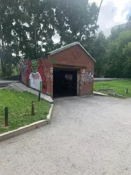 Гараж в Свердловская область, Екатеринбург ул. Садовая, 18 (17 м)