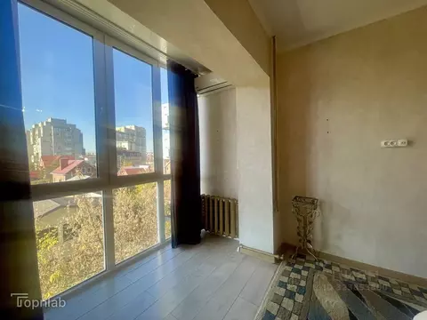 3-к кв. Краснодарский край, Краснодар Центральный мкр, ул. ...