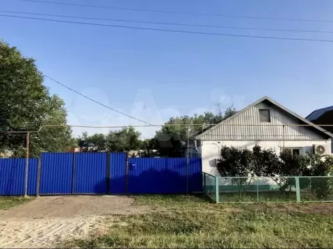 Дом в Калмыкия, Целинный район, с. Вознесеновка ул. Канукова, 19 (53 ...