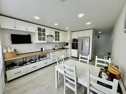 3-к кв. Тюменская область, Тюмень ул. Федюнинского, 60к2 (93.0 м)