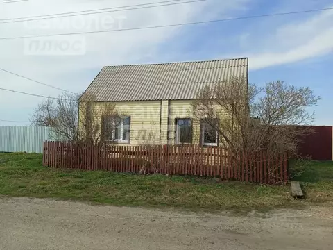 Дом в Курганская область, Половинский муниципальный округ, д. Дубровка ...