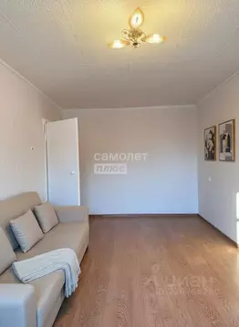 1-к кв. Омская область, Омск просп. Космический, 105 (29.7 м)