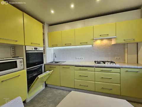 3-комнатная квартира: Приморск, Янтарная улица, 6Б (68 м)