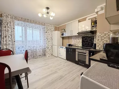 2-к кв. Ленинградская область, Всеволожск Колтушское ш., 44к1 (72.2 м)