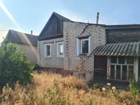 Дом в Волгоградская область, Среднеахтубинский район, Ахтубинское ...