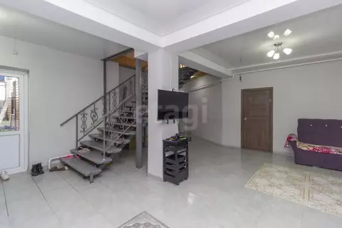 Дом в Омская область, Омск пер. 3-й Олега Кошевого, 1 (334 м)