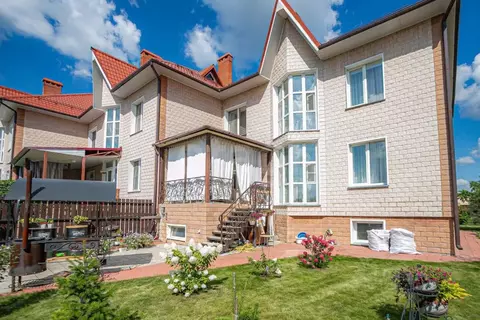 Таунхаус в Новосибирская область, Бердск ул. Звездная, 10/1 (270 м)