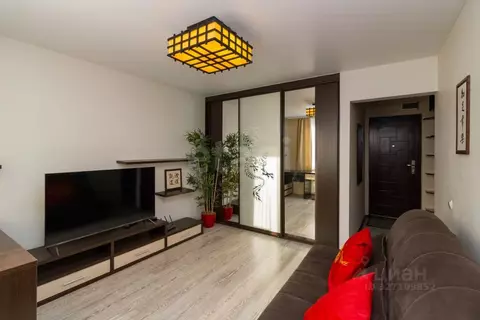 1-к кв. Тюменская область, Тюмень 6-й мкр, ул. Валерии Гнаровской, 10 ...