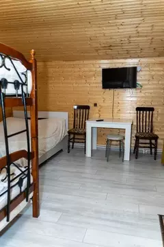 Дом в Карачаево-Черкесия, Зеленчукский район, с. Архыз ул. Курджиева, ...