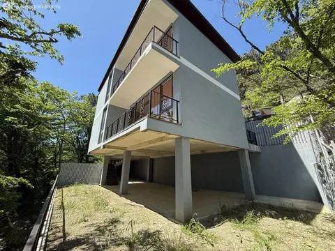 Дом в Республика Крым, муниципальный округ Ялта, посёлок Высокогорное, ...