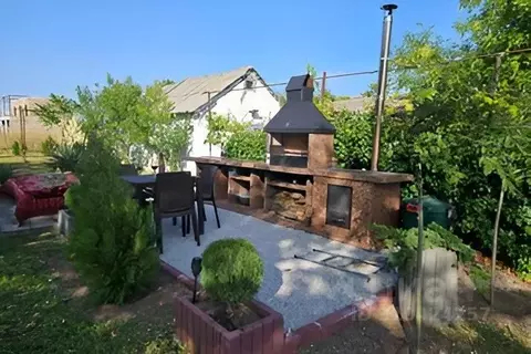 Дом в Крым, Черноморский район, Окуневское с/пос, с. Громово ул. ...