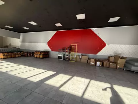 Торговая площадь в Краснодарский край, Сочи ул. Гагарина, 62 (220 м)