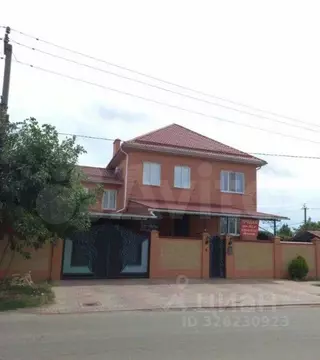 Дом в Краснодарский край, Динской район, Новотитаровская ст-ца ул. ...