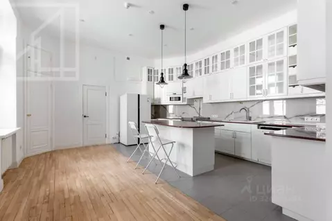 6-к кв. Москва ул. Петровка, 17С1 (350.0 м)