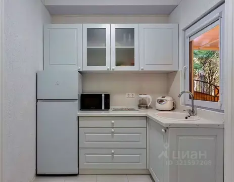 2-к кв. Краснодарский край, Сочи Светлана мкр, ул. Лермонтова, 2А ...