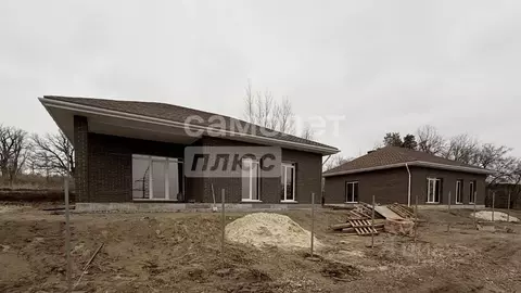 Дом в Волгоградская область, Волгоград ул. Мусы Джалиля, 8 (100 м)