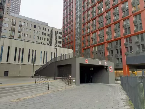 Гараж в Москва Новоостаповская ул., 20 (30 м)