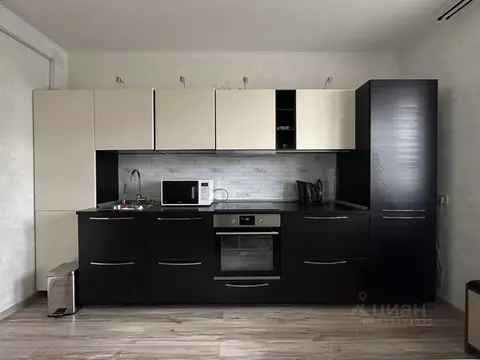 2-к кв. Свердловская область, Екатеринбург ул. Юлиуса Фучика, 11 (72.0 ...