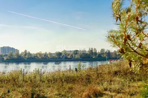 Участок в Ленинградская область, Всеволожский район, Имени Свердлова ...