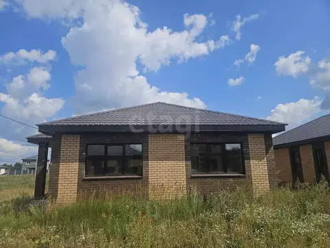 Дом в Башкортостан, Уфимский район, Михайловский сельсовет, д. Суровка ...