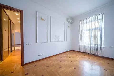 5-к кв. Москва Тверская ул., 12С8 (150.0 м)