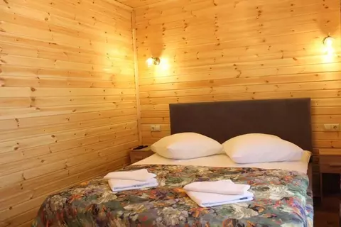 Дом в Карачаево-Черкесия, Зеленчукский район, с. Архыз ул. Лесная, 1 ...