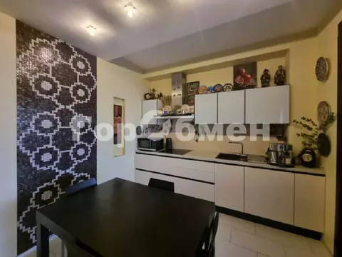 Продается 3-комнатная квартира