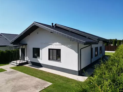 Дом в Калужская область, Жуковский район, Истье с/пос, д. Акатово ул. ...