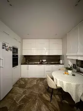 Продается 3-комнатная квартира