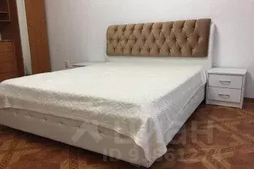 1-к кв. Тюменская область, Тюмень ул. 50 лет Октября, 1 (52.0 м)