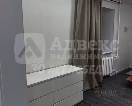 2-к кв. Тюменская область, Тюмень ул. 50 лет ВЛКСМ, 33 (68.0 м)